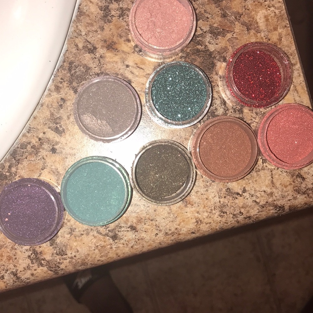 10 Beautiful The Scented Willow Eyeshadows